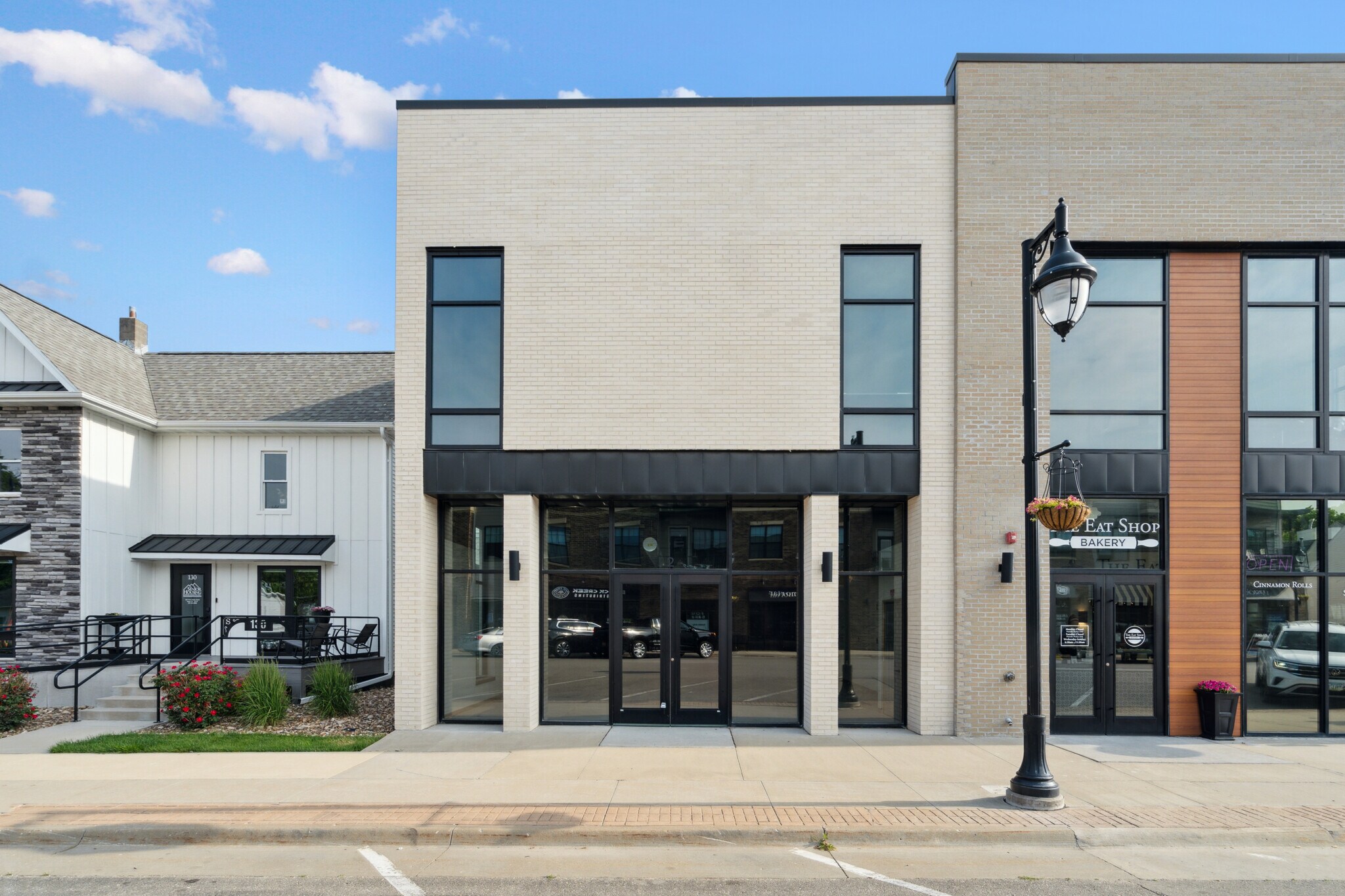 120 W Main St, Solon, IA à louer Photo du bâtiment- Image 1 de 8