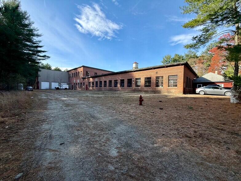 97 Mendon St, Bellingham, MA à louer - Photo du bâtiment - Image 2 de 12