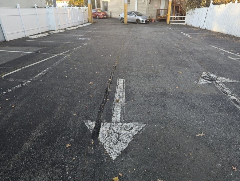 483 Concord Ave, Cambridge, MA à vendre - Photo du bâtiment - Image 3 de 4