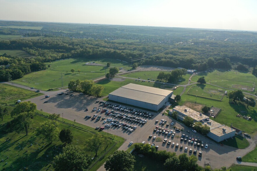 3907 SW Burlingame Rd, Topeka, KS à vendre - Photo principale - Image 1 de 21