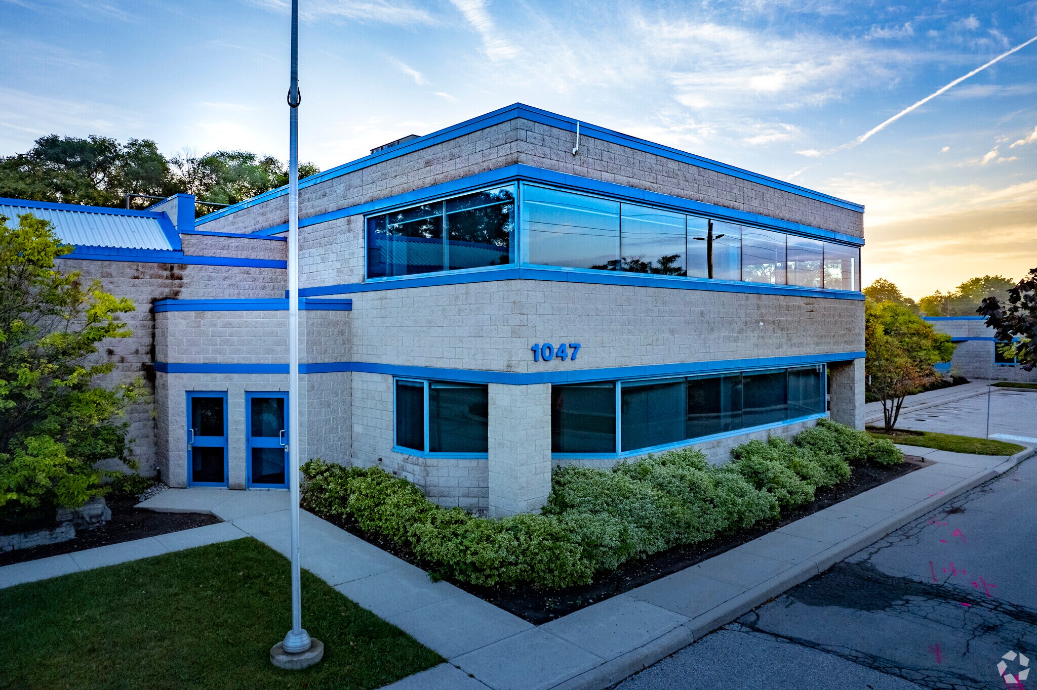 1047 Cooke Blvd, Burlington, ON for sale Primary Photo- Image 1 of 1