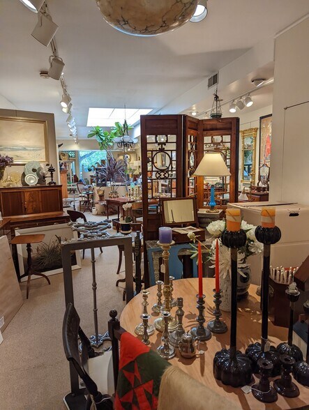 515 Park Dr, Kenilworth, IL for sale - Interior Photo - Image 2 of 7