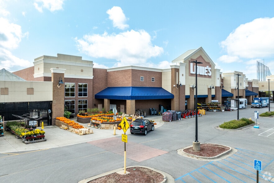 450 S Jordan Creek Pky, West Des Moines, IA for sale - Building Photo - Image 2 of 5