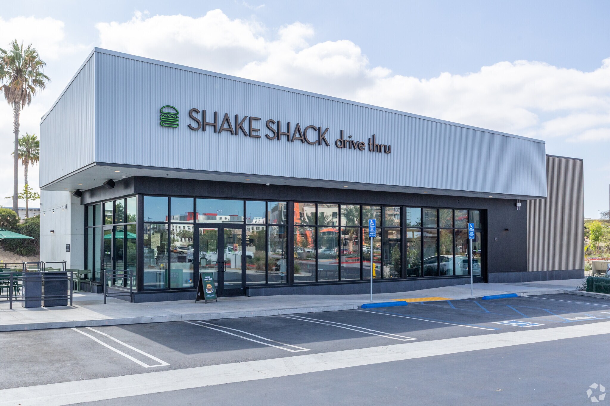 711 Town Center Drive, Oxnard, CA à vendre Photo principale- Image 1 de 1