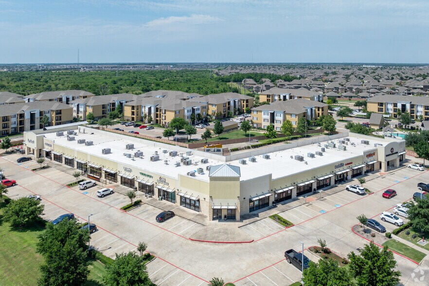 7035 W Grand Pky S, Richmond, TX à louer - Photo du bâtiment - Image 3 de 19