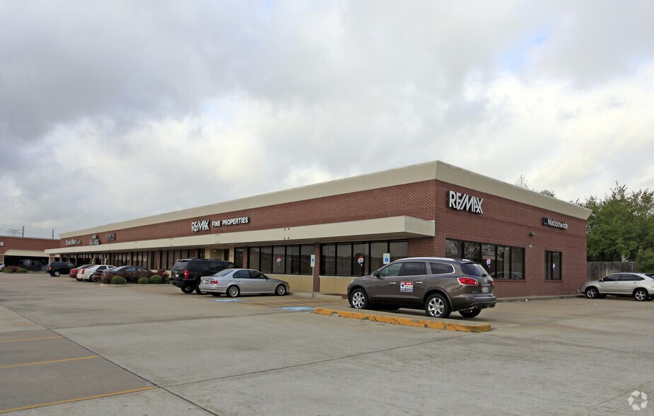 4500-4506 Highway 6, Sugar Land, TX à louer - Photo du bâtiment - Image 2 de 33