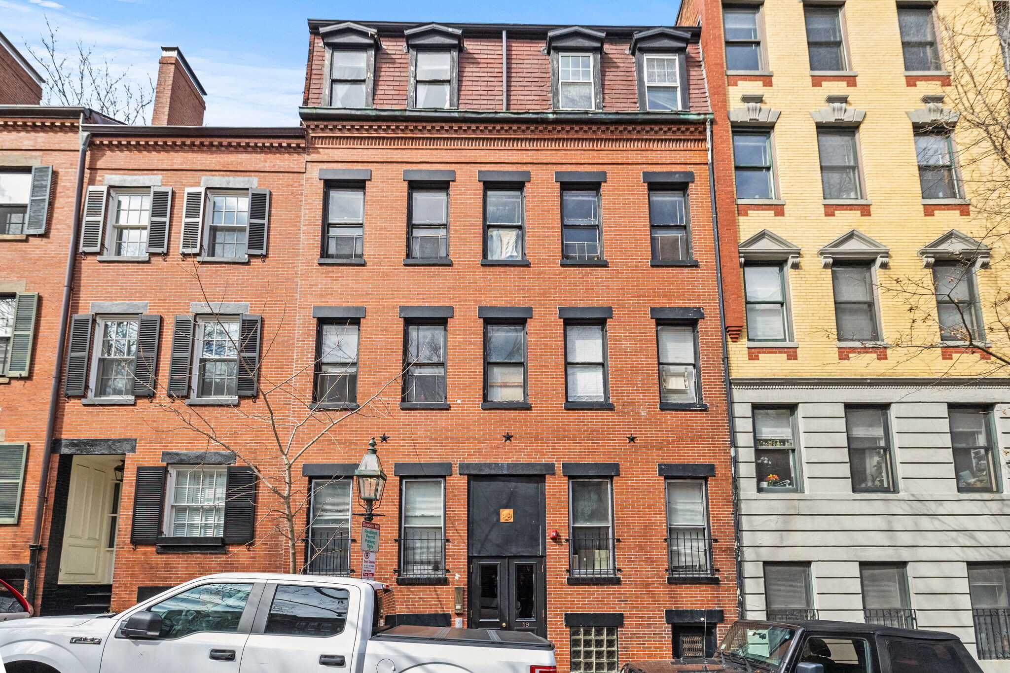 19 S Russell St, Boston, MA à vendre Photo principale- Image 1 de 27