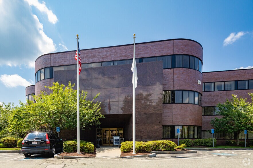 35 Shawmut Rd, Canton, MA à louer - Photo du bâtiment - Image 3 de 3