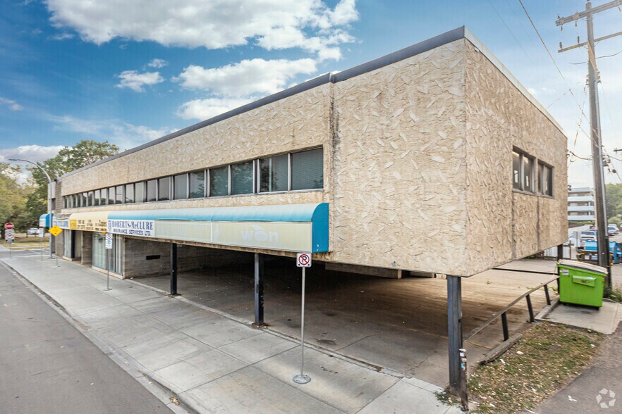 8016 105th St NW, Edmonton, AB à vendre - Photo du bâtiment - Image 3 de 6