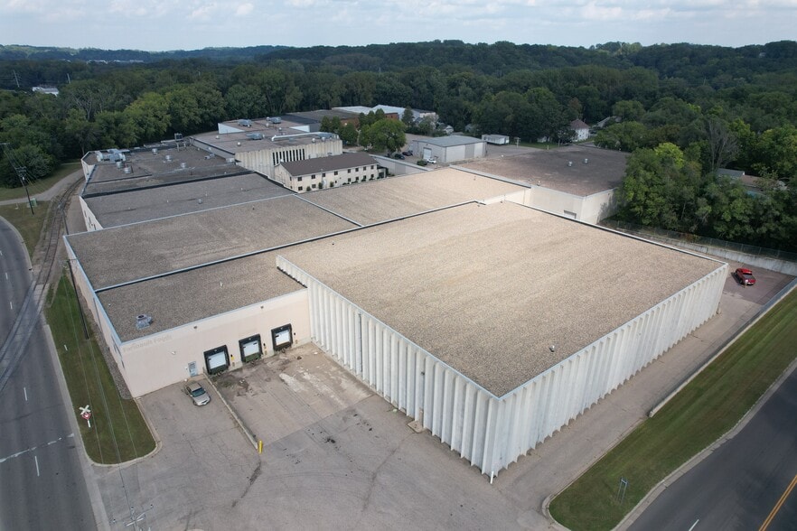 128 15th St NW, Faribault, MN for lease - Building Photo - Image 1 of 17