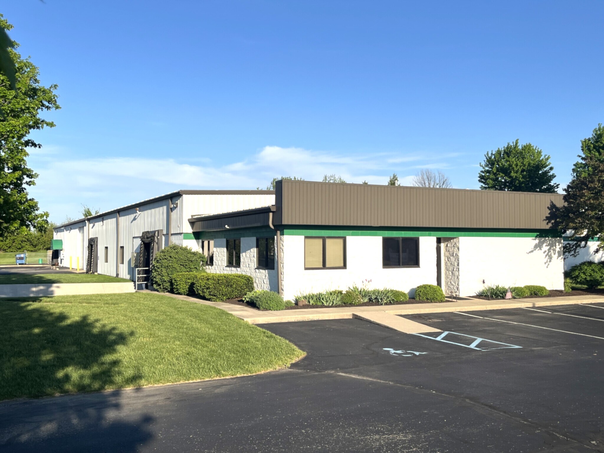 17309 Westfield Park Rd, Westfield, IN à louer Photo du bâtiment- Image 1 de 3