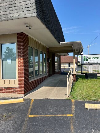 Plus de détails pour 2409 Broadway St, Mount Vernon, IL - Bureau/Local commercial à louer