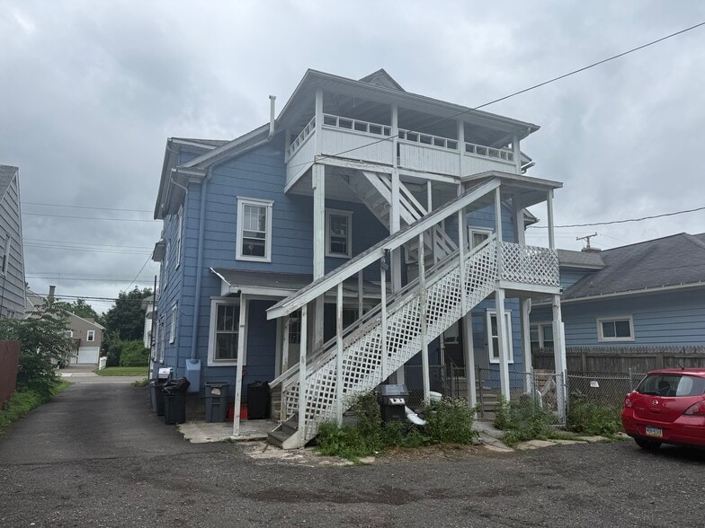 412 Adams Ave, Endicott, NY à vendre - Photo du bâtiment - Image 3 de 38