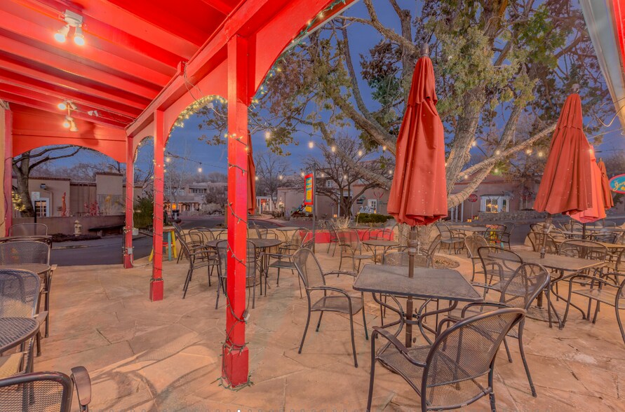 233 Canyon Rd, Santa Fe, NM à vendre - Photo du bâtiment - Image 3 de 25