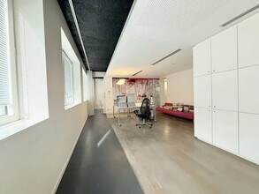 Office in Pantin for lease Interior Photo- Image 1 of 22