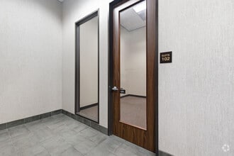 8500 Cypresswood Dr, Spring, TX à vendre Photo intérieure- Image 2 de 5