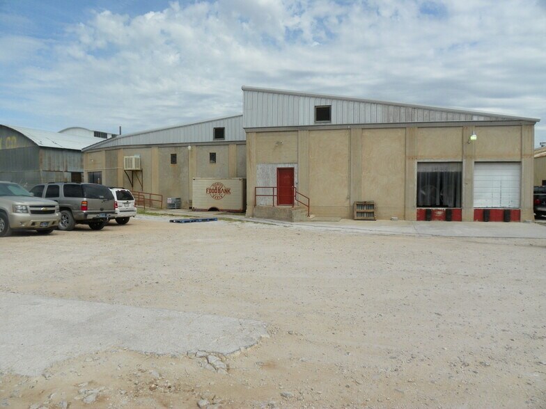 1008 E 2nd St, Odessa, TX à louer - Photo du bâtiment - Image 2 de 3