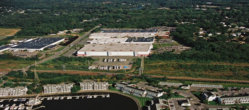 500 Bic Dr, Milford, CT à louer - Photo du bâtiment - Image 1 de 4
