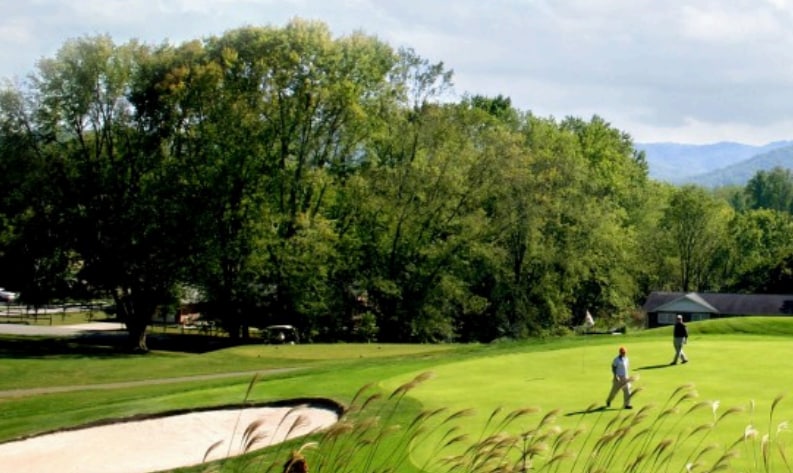 450 Brickyard Rd, Etowah, NC à vendre - Photo du bâtiment - Image 3 de 4