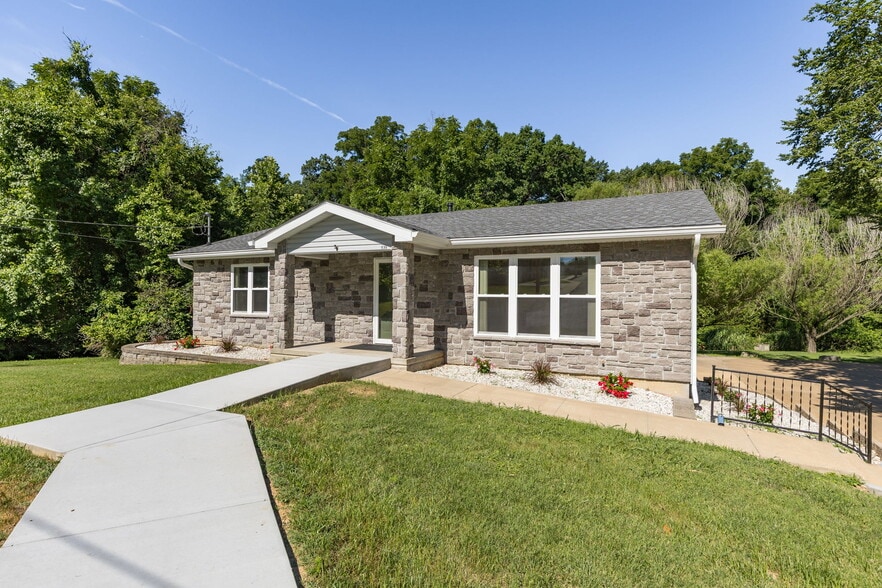 535 Elm St, Hillsboro, MO for sale - Building Photo - Image 3 of 59