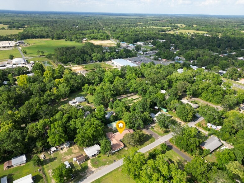 701 N Tracy St, Bonifay, FL à vendre - Photo du bâtiment - Image 2 de 6