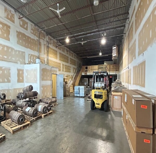 1600 Valmont Way, Richmond, BC for lease - Building Photo - Image 2 of 3