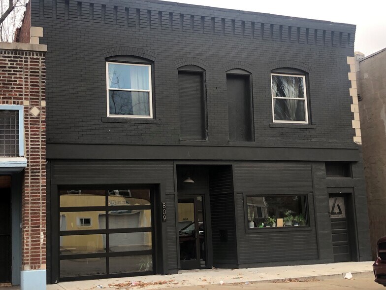809 E 31st St, Kansas City, MO for sale - Primary Photo - Image 1 of 15