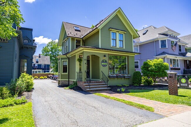 Plus de détails pour 383 Park Ave, Rochester, NY - Bureau à vendre