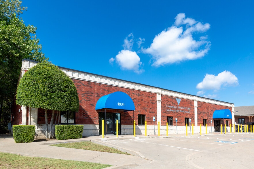 4804 Bryant Irvin Ct, Fort Worth, TX for sale - Building Photo - Image 3 of 4