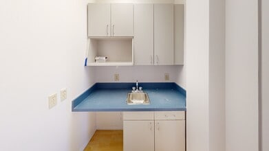 9919 Fairmount Dr SE, Calgary, AB à louer Photo intérieure- Image 1 de 9