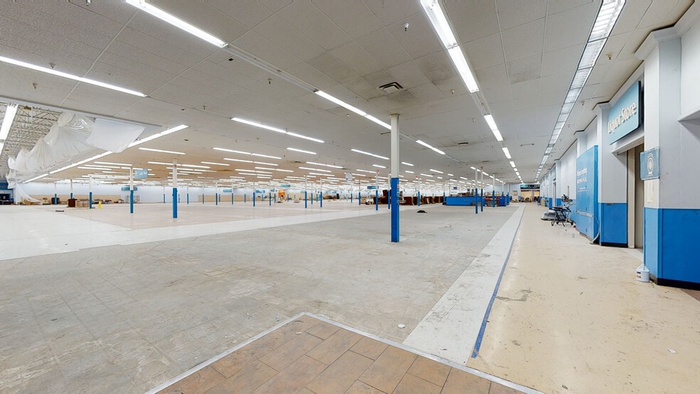 1229 NW Evangeline Trwy, Lafayette, LA for lease - Matterport 3D Scan - Image 2 of 14