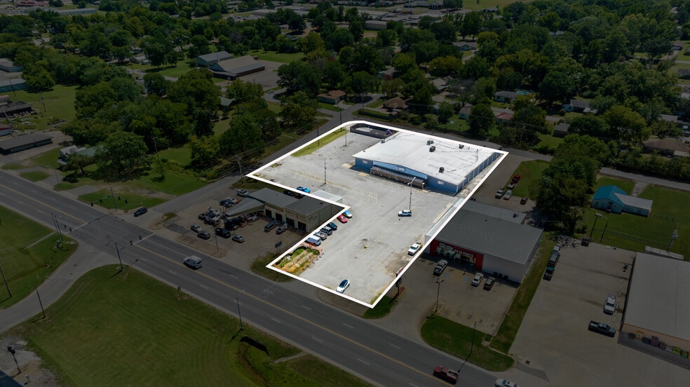 814 E Cherokee Ave, Sallisaw, OK for sale - Building Photo - Image 1 of 57