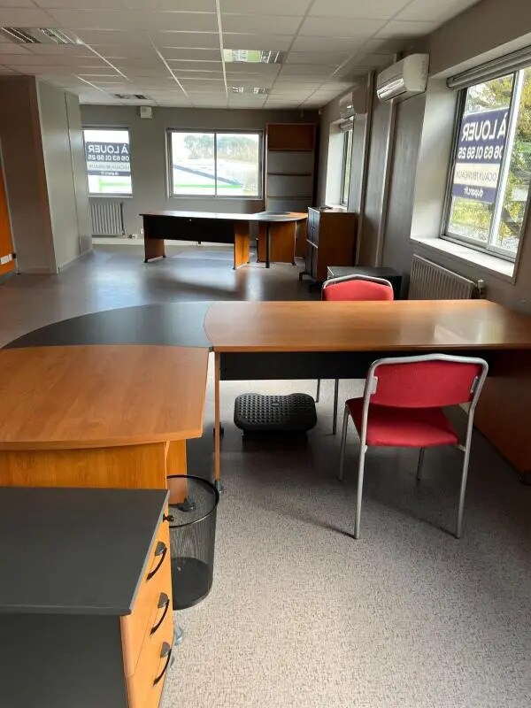 Office in Gradignan for lease Interior Photo- Image 1 of 8