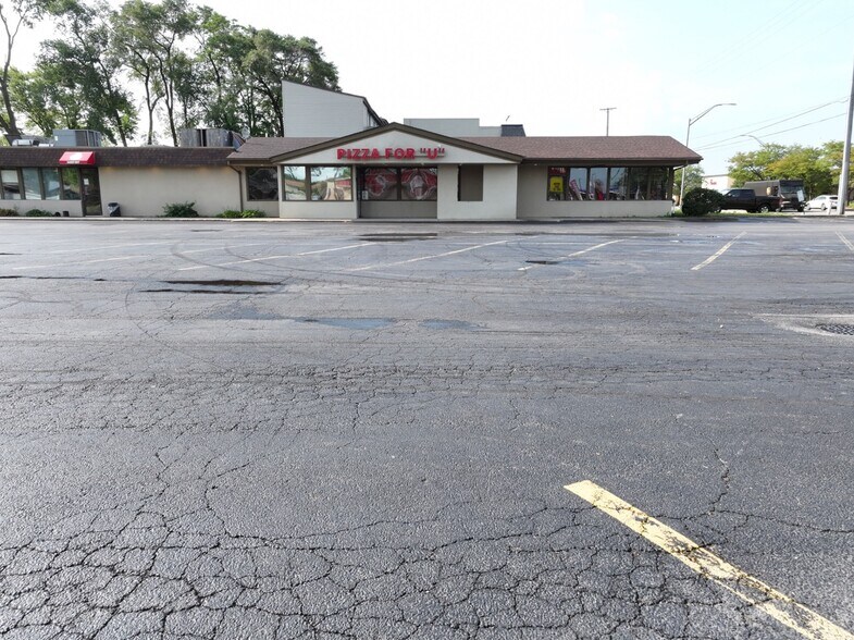 116 S Larkin Ave, Joliet, IL à vendre - Photo du bâtiment - Image 2 de 15