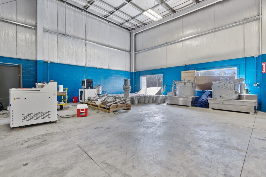 635 Franklin St, Constantine, MI à vendre - Photo intérieure - Image 3 de 15