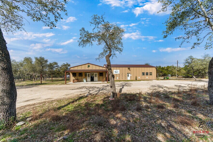 11490 Rebecca Creek Rd, Spring Branch, TX à vendre - Photo du bâtiment - Image 2 de 58