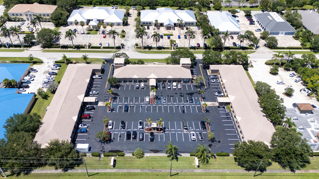923-931 37th Pl, Vero Beach, FL à louer Photo intérieure- Image 1 de 45