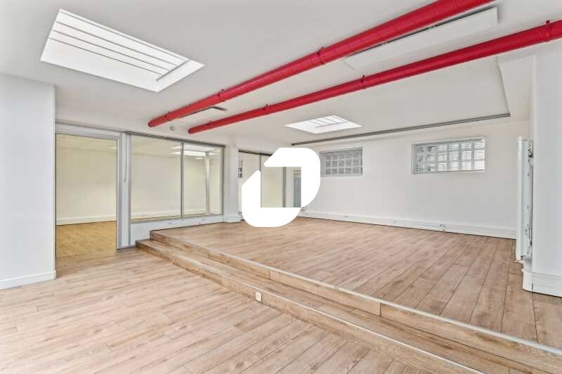 Bureau dans Courbevoie à louer - Photo du bâtiment - Image 3 de 16