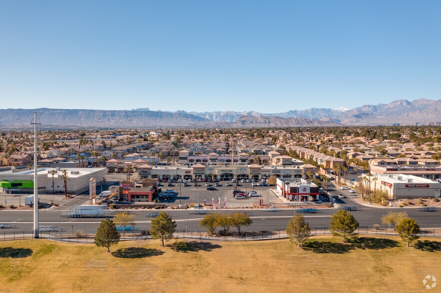 3455 S Durango Dr, Las Vegas, NV à louer - Photo du bâtiment - Image 3 de 4