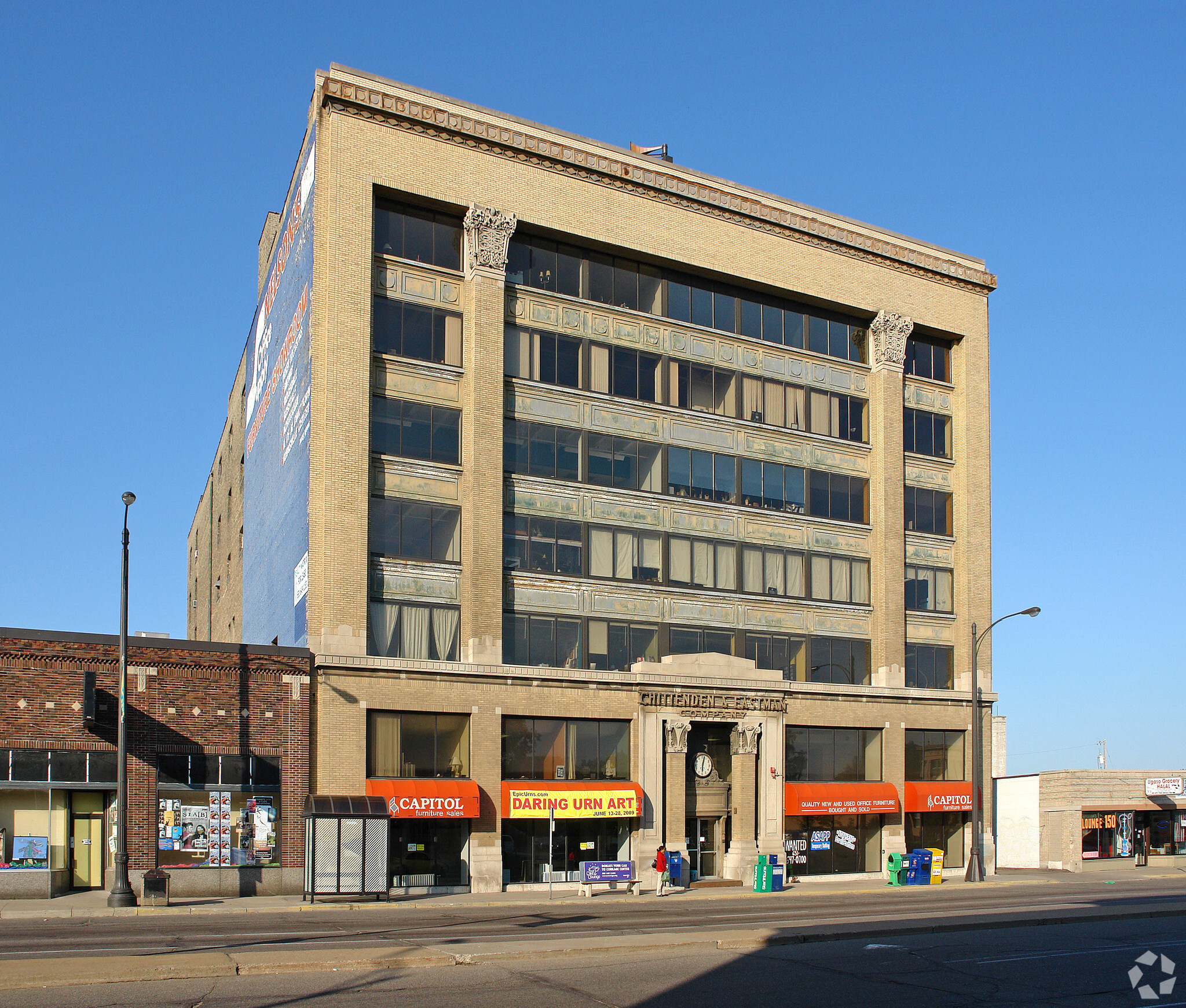 2402-2414 W University Ave, Saint Paul, MN à vendre Photo principale- Image 1 de 1