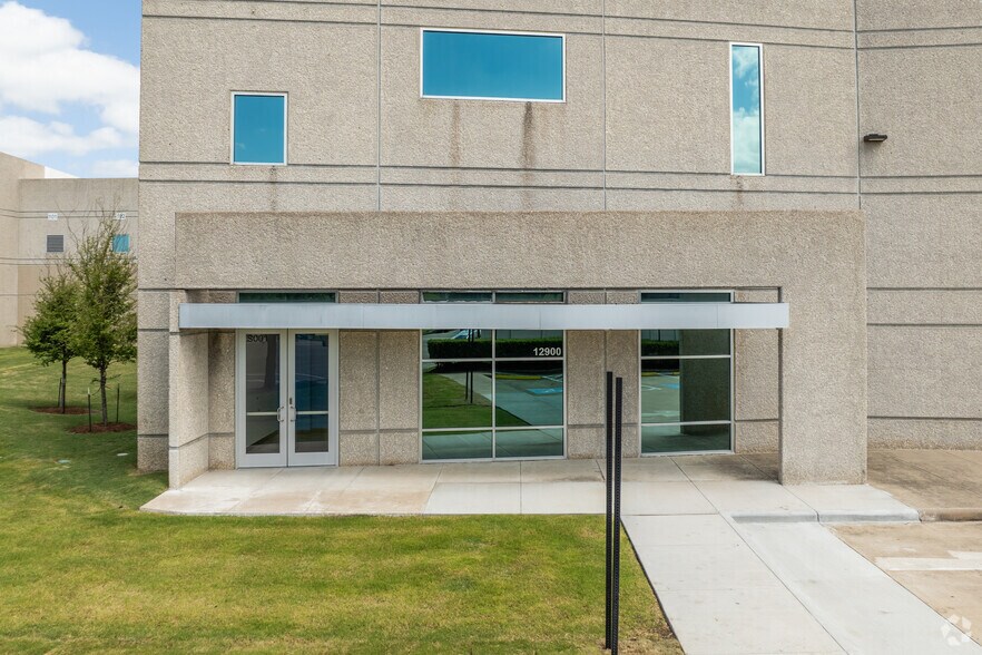 12900 W Airport Blvd, Sugar Land, TX à louer - Photo du bâtiment - Image 3 de 10