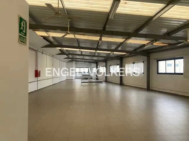 Mataró, BAR 08302 - - - Photo intérieure - Image 1 of 5