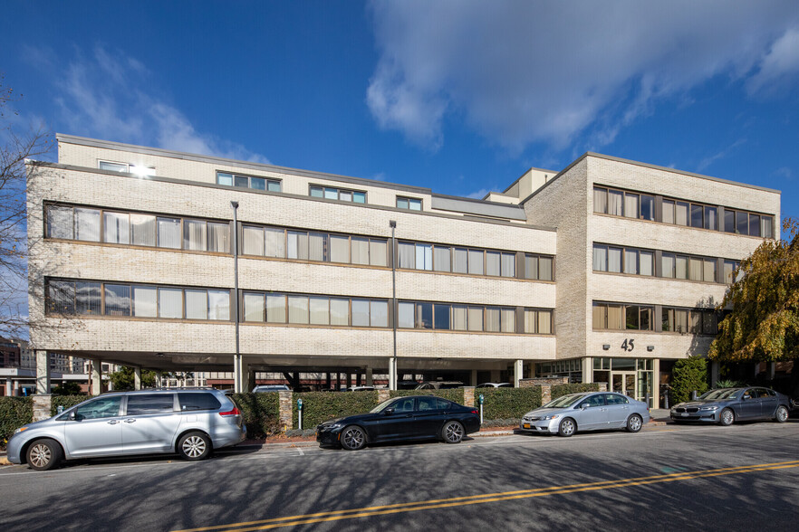 45 N Station Plz, Great Neck, NY for lease - Building Photo - Image 1 of 3