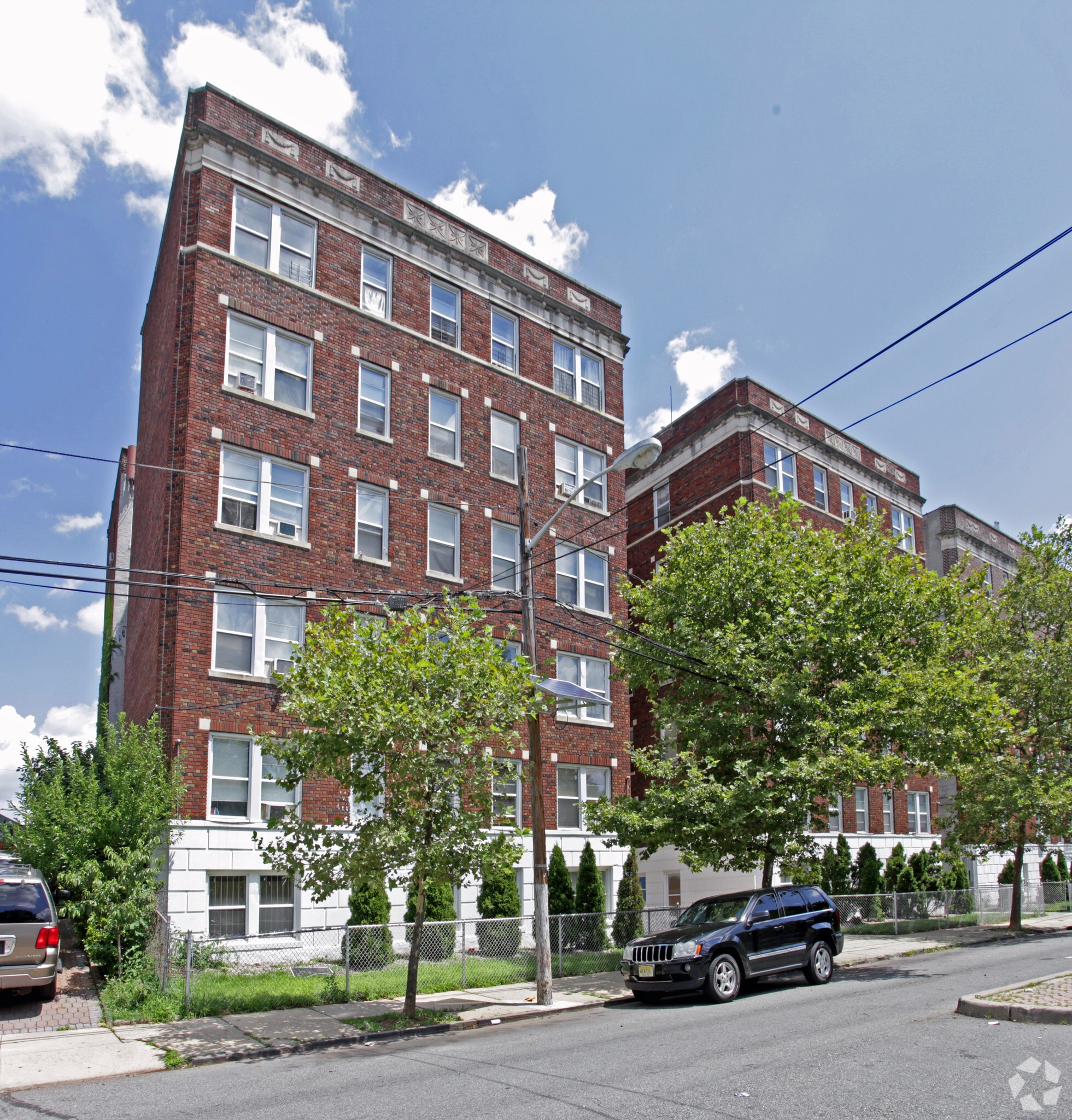 11-17 Goldsmith Ave, Newark, NJ for sale Primary Photo- Image 1 of 7