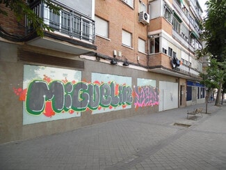 Plus de détails pour Multi-résidentiel à vendre