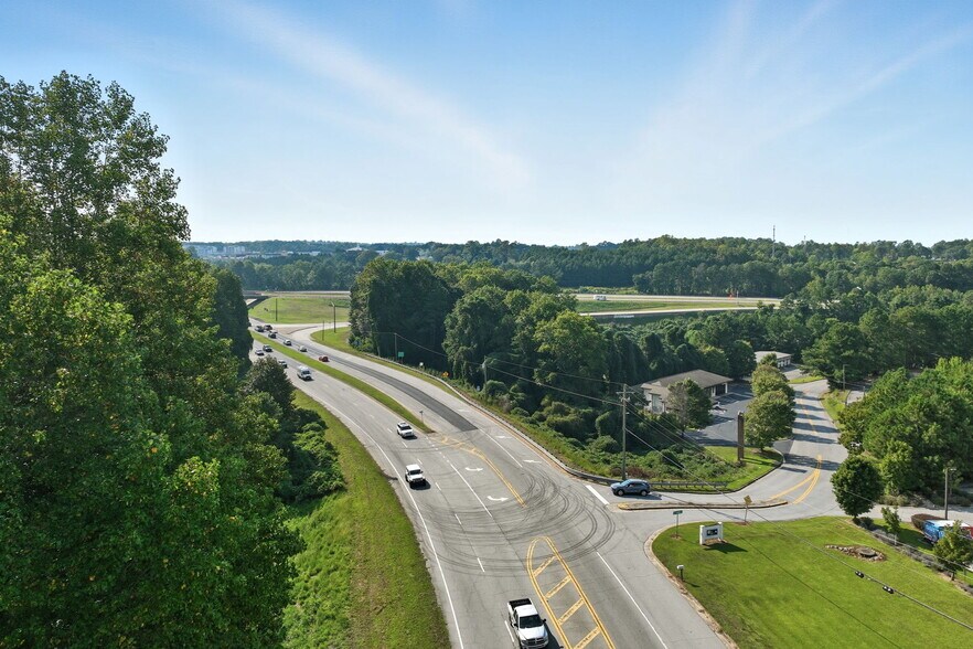 2252 Jesse Jewell Pky, Gainesville, GA à vendre - Aérien - Image 3 de 13