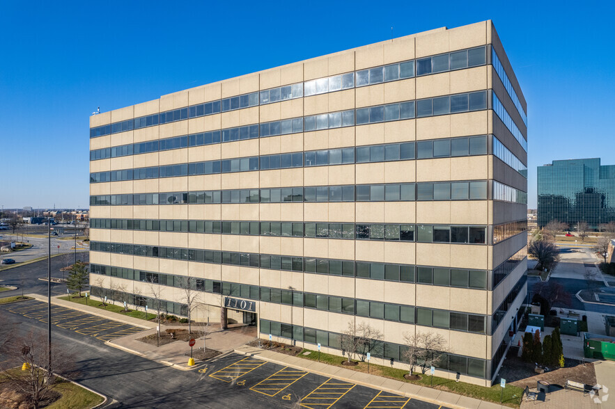 1101 Perimeter Dr, Schaumburg, IL for lease - Building Photo - Image 2 of 14