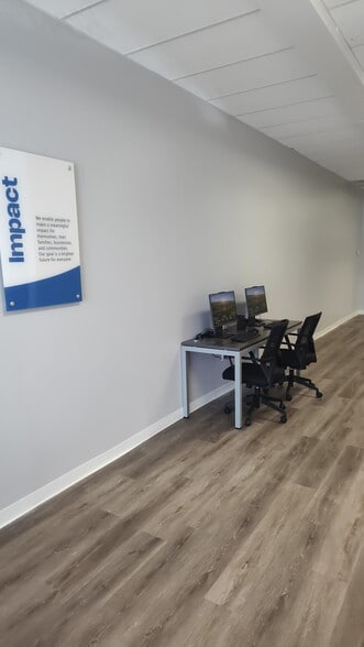 231 State Farm Pky, Birmingham, AL for lease - Building Photo - Image 3 of 10