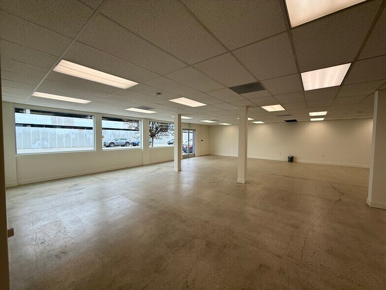 3911 W Jefferson Blvd, Los Angeles, CA à louer - Photo intérieure - Image 3 de 10