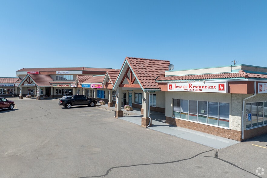 300 Merganser Dr W, Chestermere, AB à vendre - Photo principale - Image 1 de 1